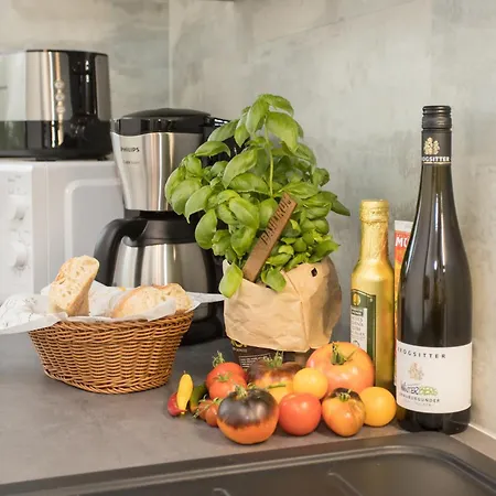 Deluxe For 5 - 2 Bedrooms - Free Private Parking - 5 Min To Slopes - Terrace