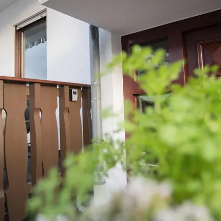 Deluxe For 5 - 2 Bedrooms - Free Private Parking - 5 Min To Slopes - Terrace Apartmán