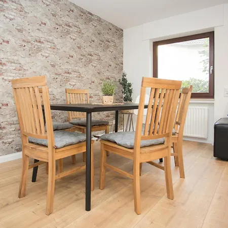 Deluxe For 5 - 2 Bedrooms - Free Private Parking - 5 Min To Slopes - Terrace *