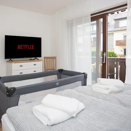 Deluxe For 5 - 2 Bedrooms - Free Private Parking - 5 Min To Slopes - Terrace Apartmán