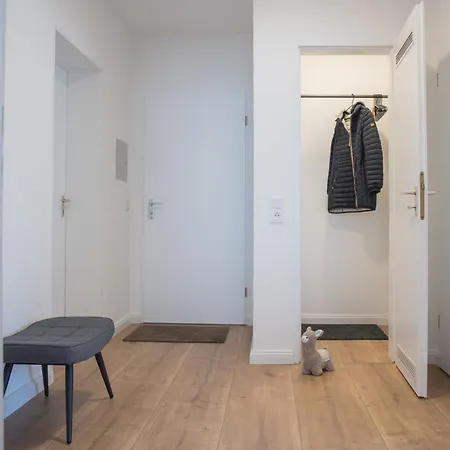 Deluxe For 5 - 2 Bedrooms - Free Private Parking - 5 Min To Slopes - Terrace * Winterberg