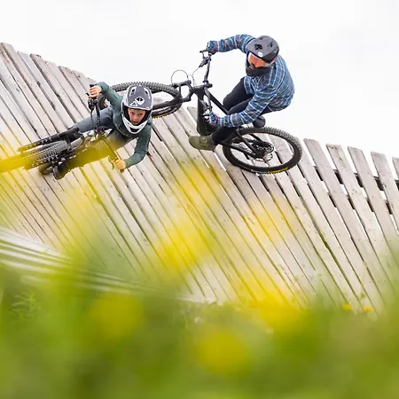 Deluxe For 5 - 2 Bedrooms - Free Private Parking - 5 Min To Slopes - Terrace Appartement